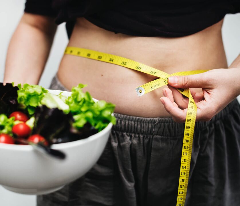 Um Gewicht zu verlieren, sollte der Großteil der Ernährung aus Gemüsegerichten bestehen. 