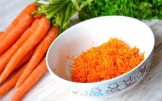 geriebene Karotten zum Frühstück der japanischen Diät